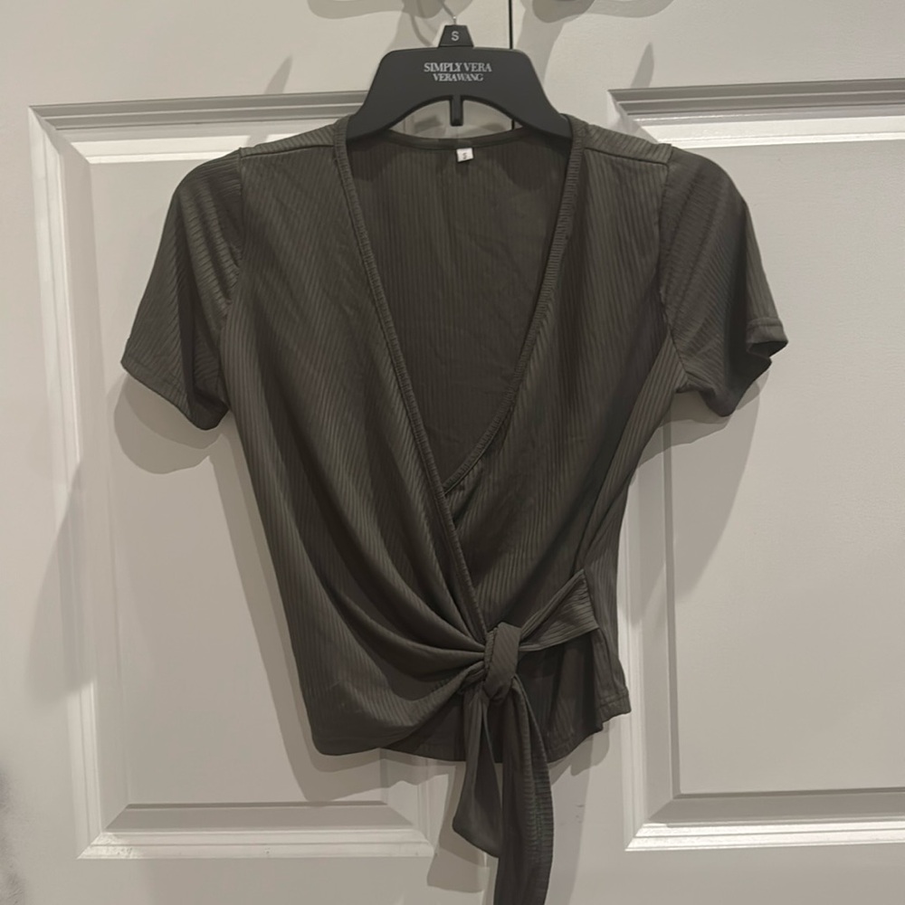 Short sleeve tie shirt